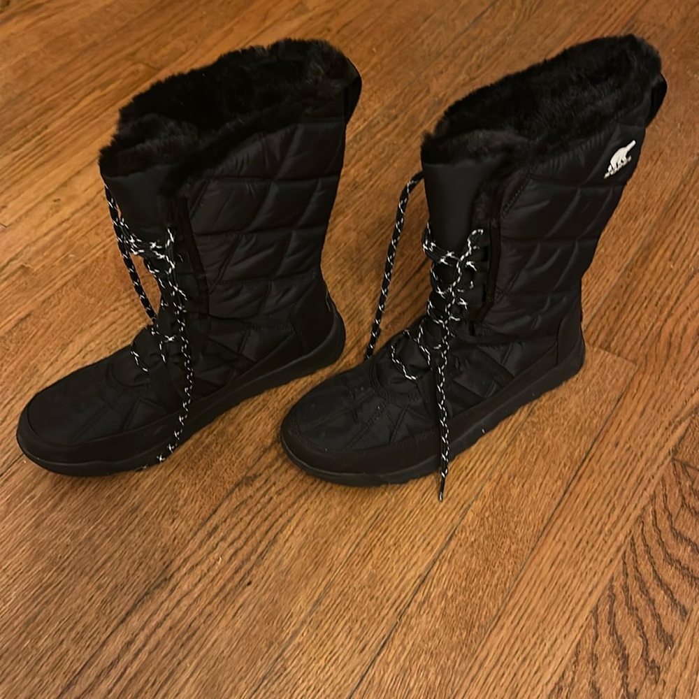 Sorel women’s size 10 Whitney boot, very lightly used